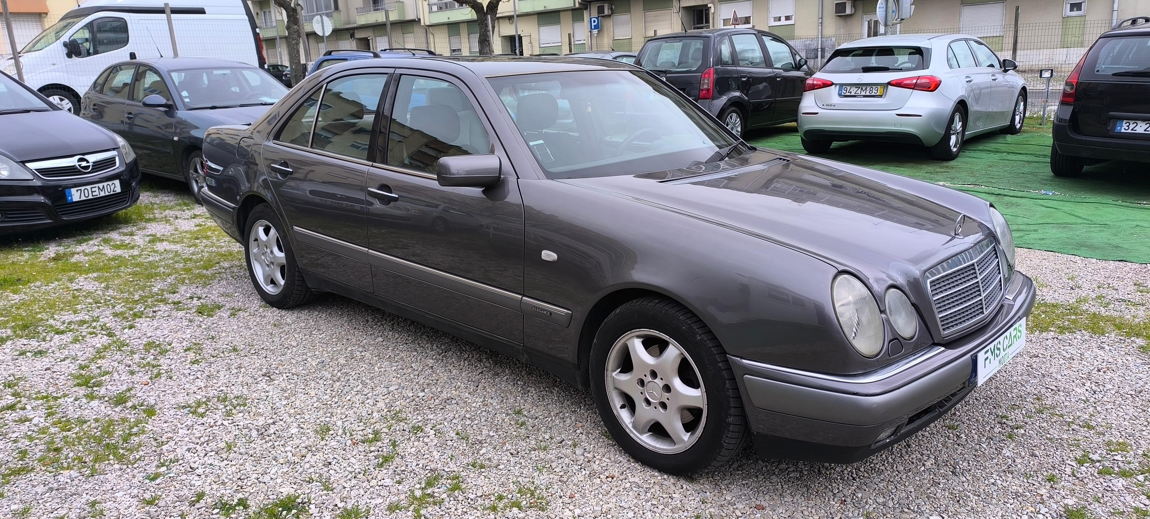Mercedez-benz E290 Turbo -D - 1